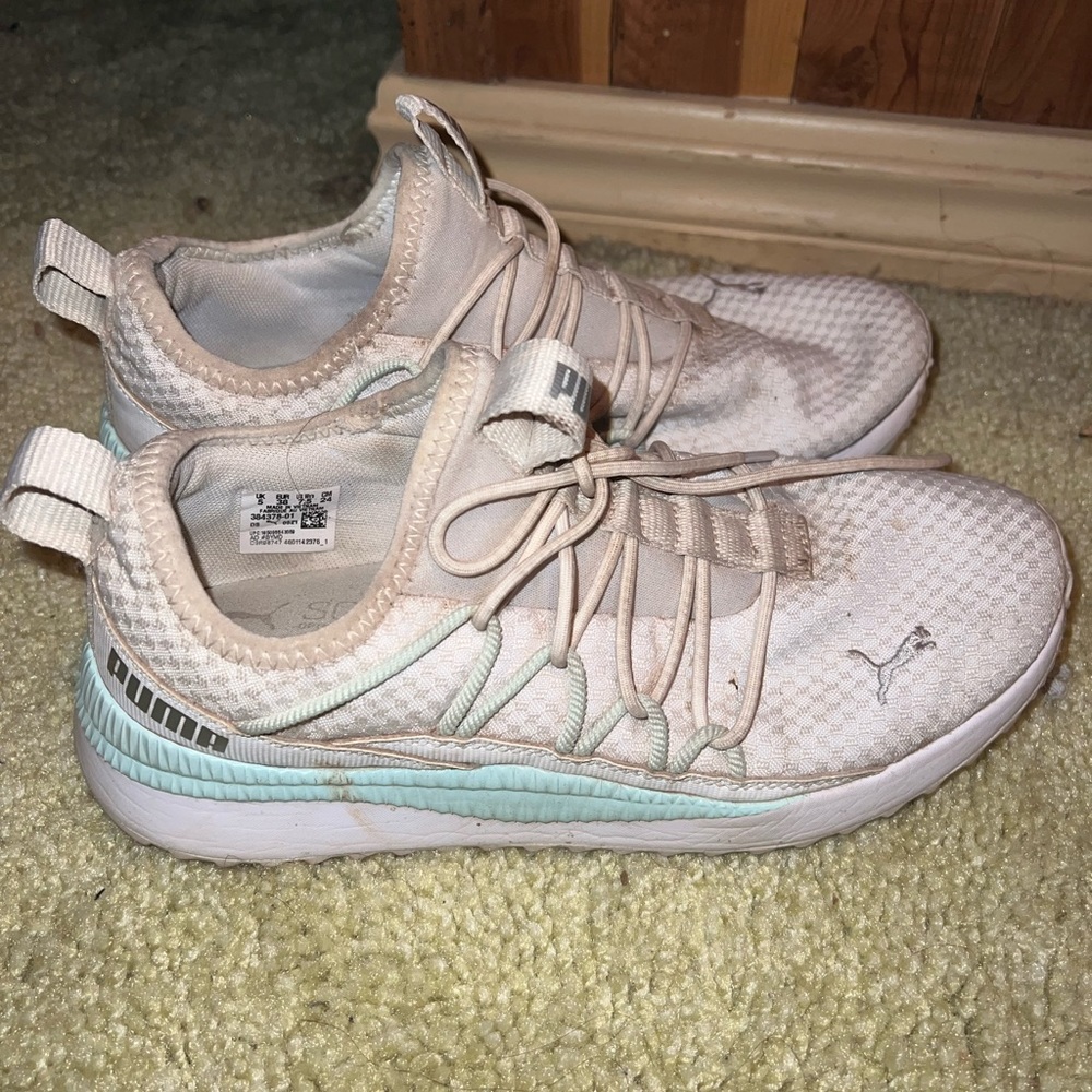 Puma tennis shoes